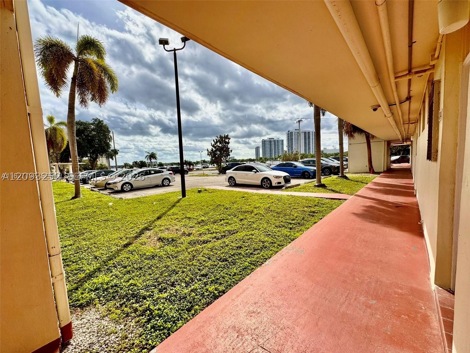 2905 Point East Dr L102 Property Photo 6