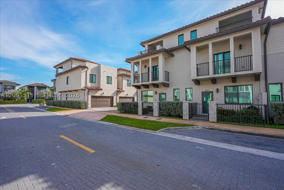 A12093333 Property Photo 2