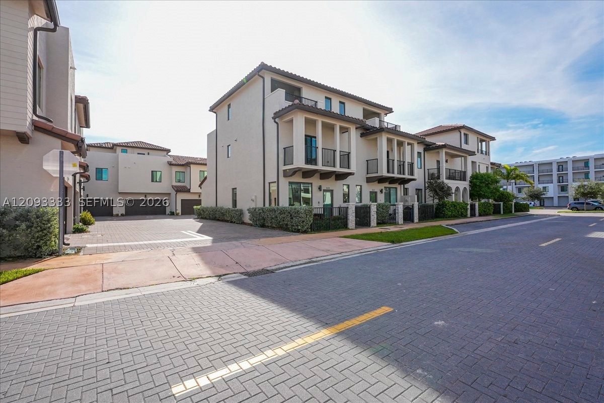 A12093333 Property Photo 3