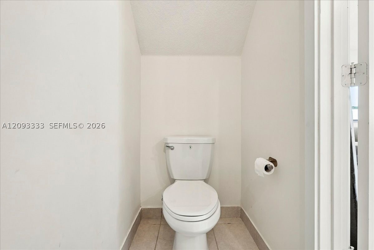A12093333 Property Photo 18