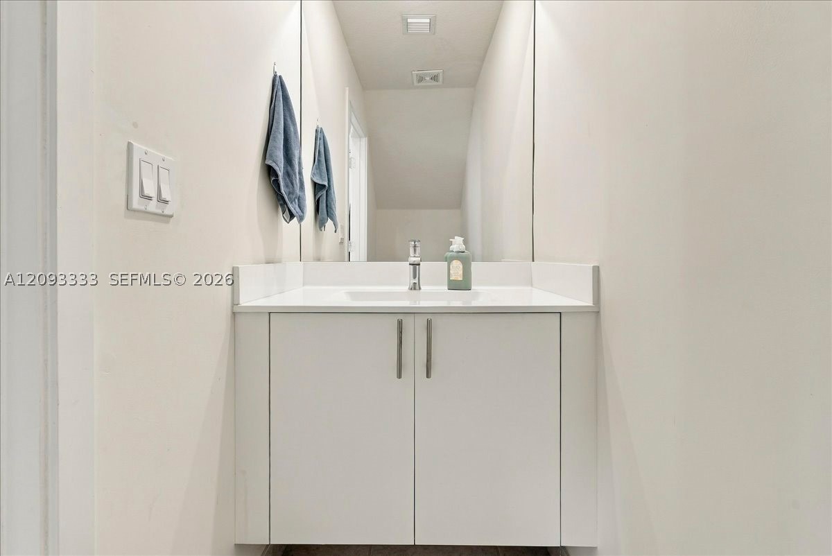 A12093333 Property Photo 19