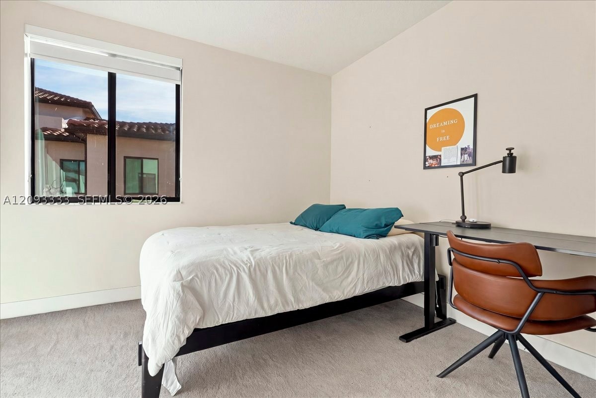 A12093333 Property Photo 24