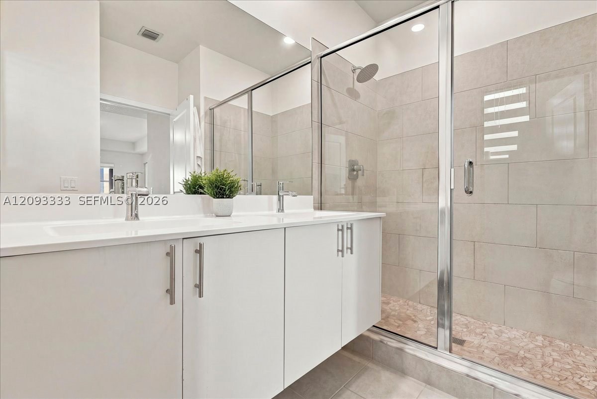 A12093333 Property Photo 29