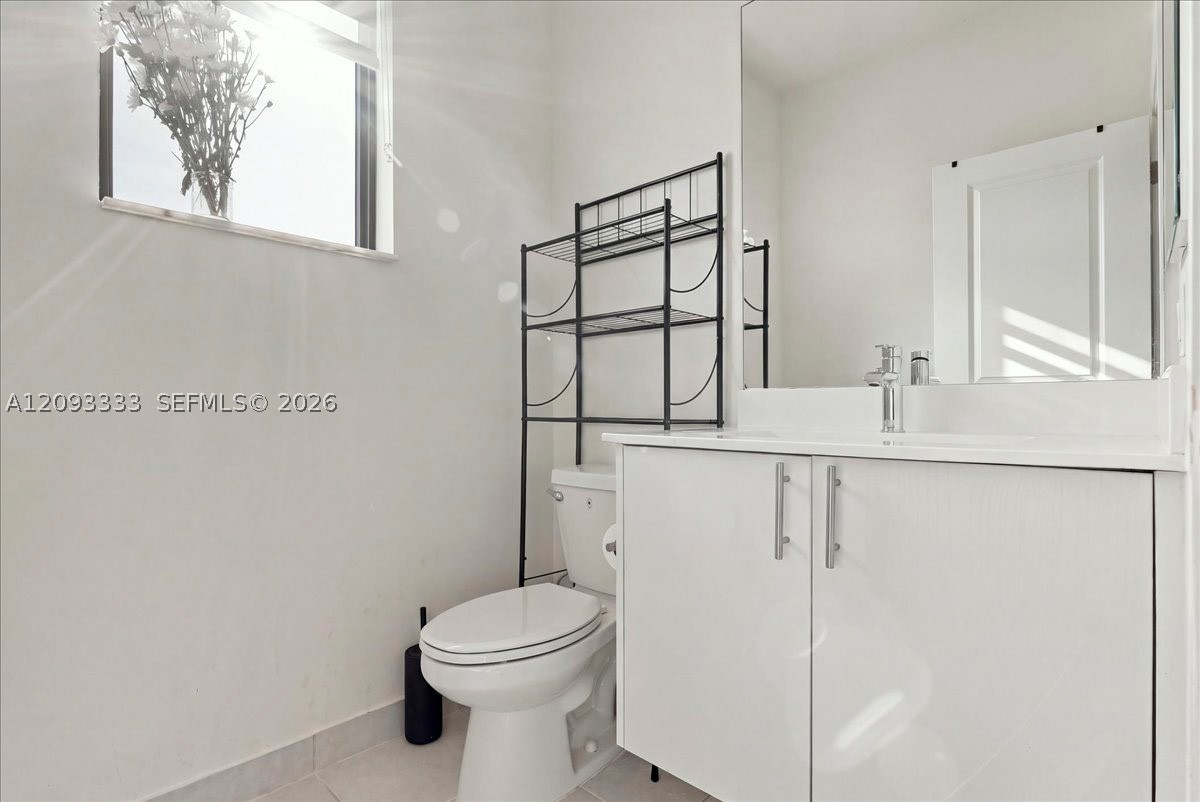 A12093333 Property Photo 33