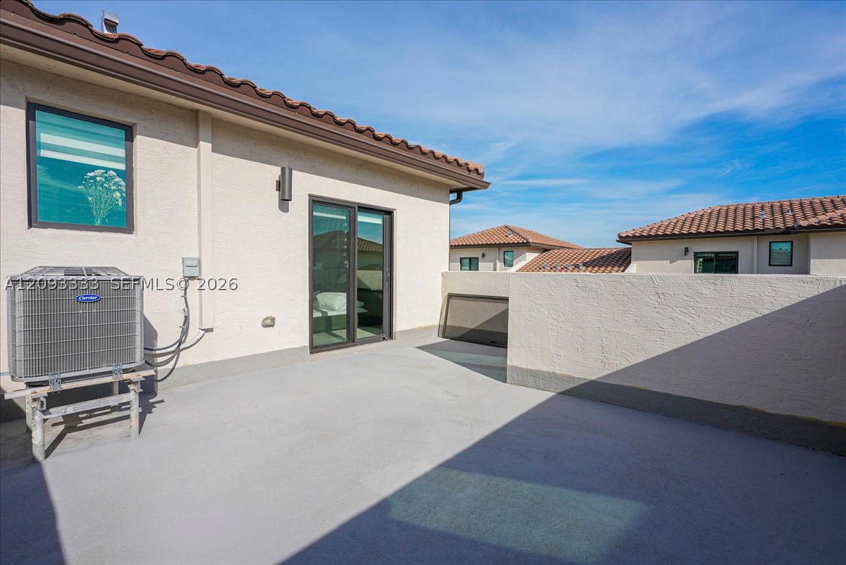 A12093333 Property Photo 34