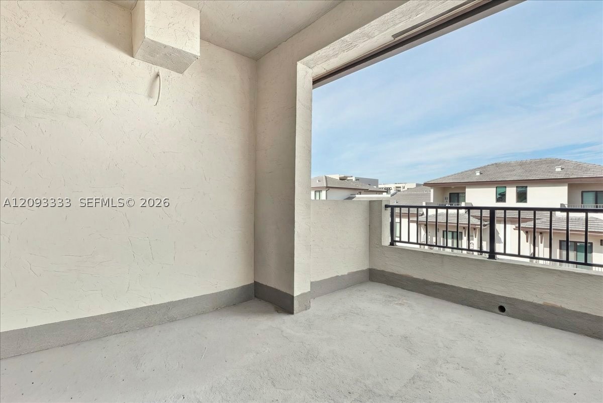 A12093333 Property Photo 35