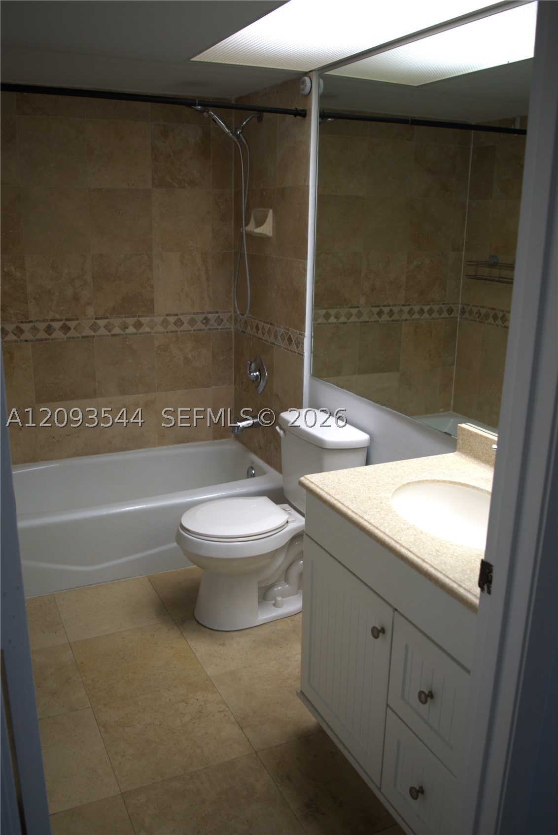 2640 Se 19th Ct 201-d Property Photo 10