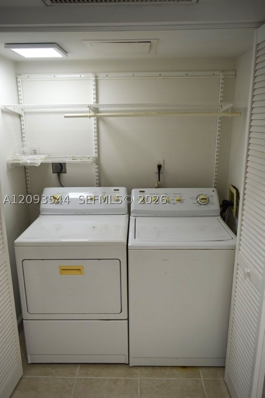 2640 Se 19th Ct 201-d Property Photo 11