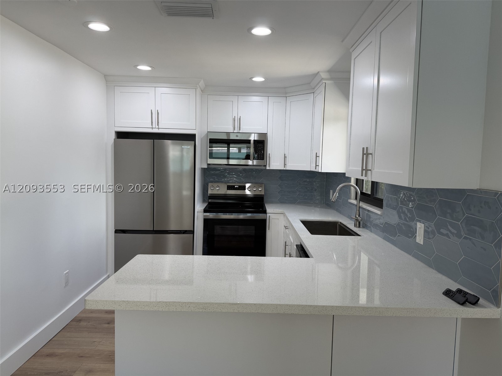 39 Gumbo Limbo Ave Property Photo 8