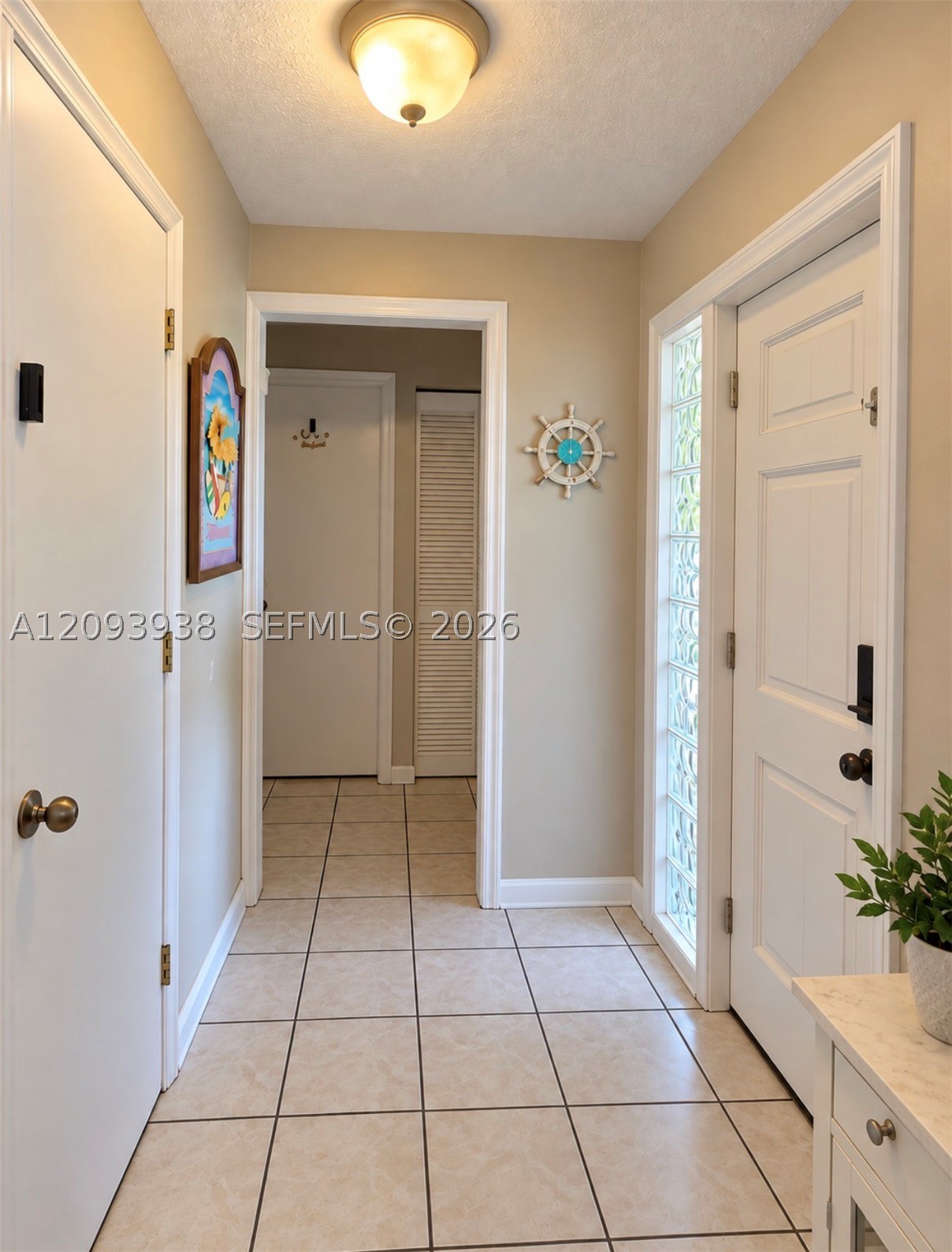 908 Cardinal Pl Property Photo 3
