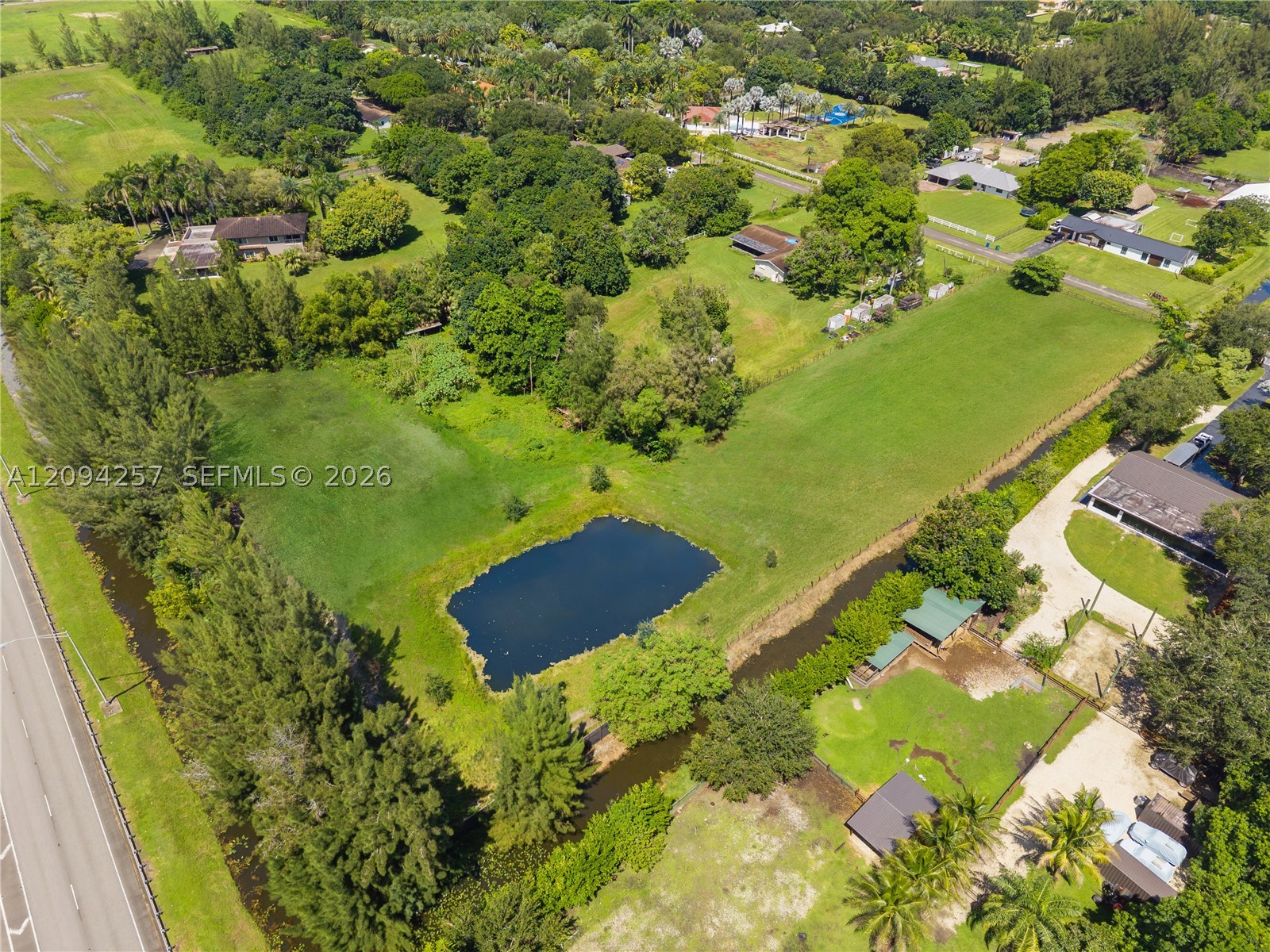 18100 Sw 70th Pl Property Photo 14