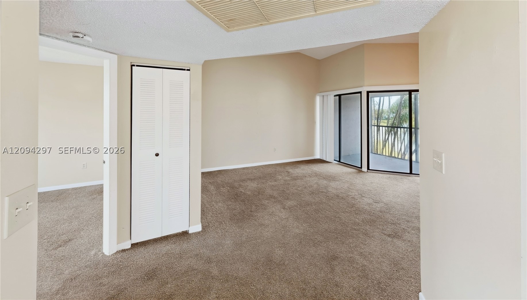 889 Hamilton Dr 889e Property Photo 12