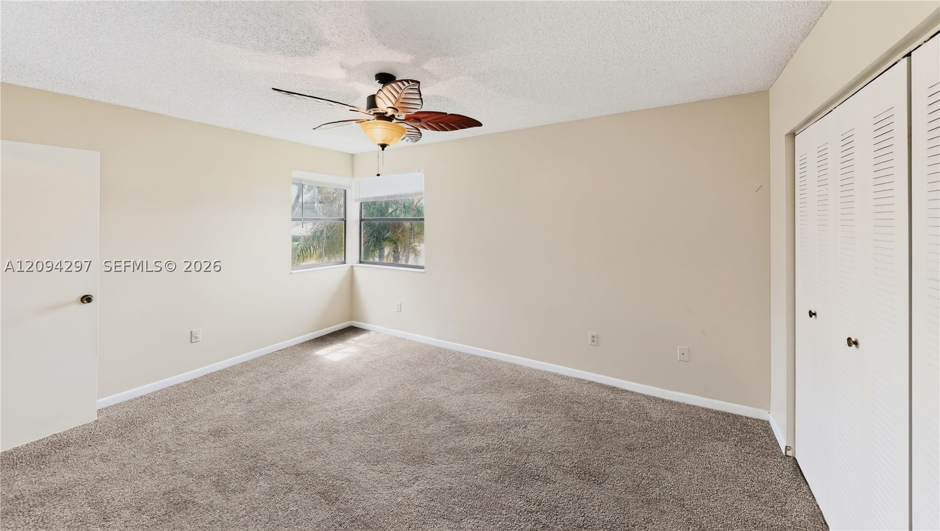 889 Hamilton Dr 889e Property Photo 24
