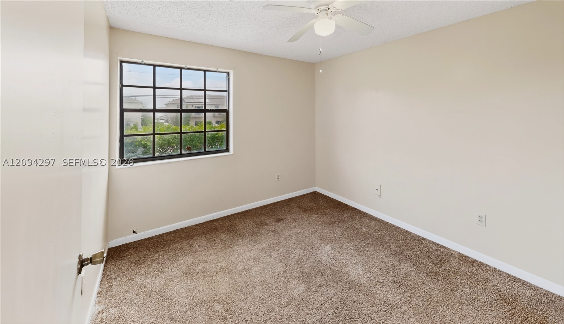889 Hamilton Dr 889e Property Photo 27