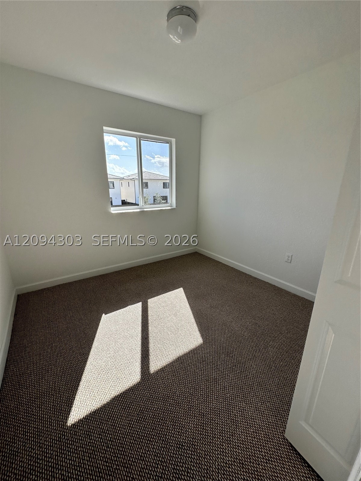1245 Nw 3rd Ln Property Photo 6