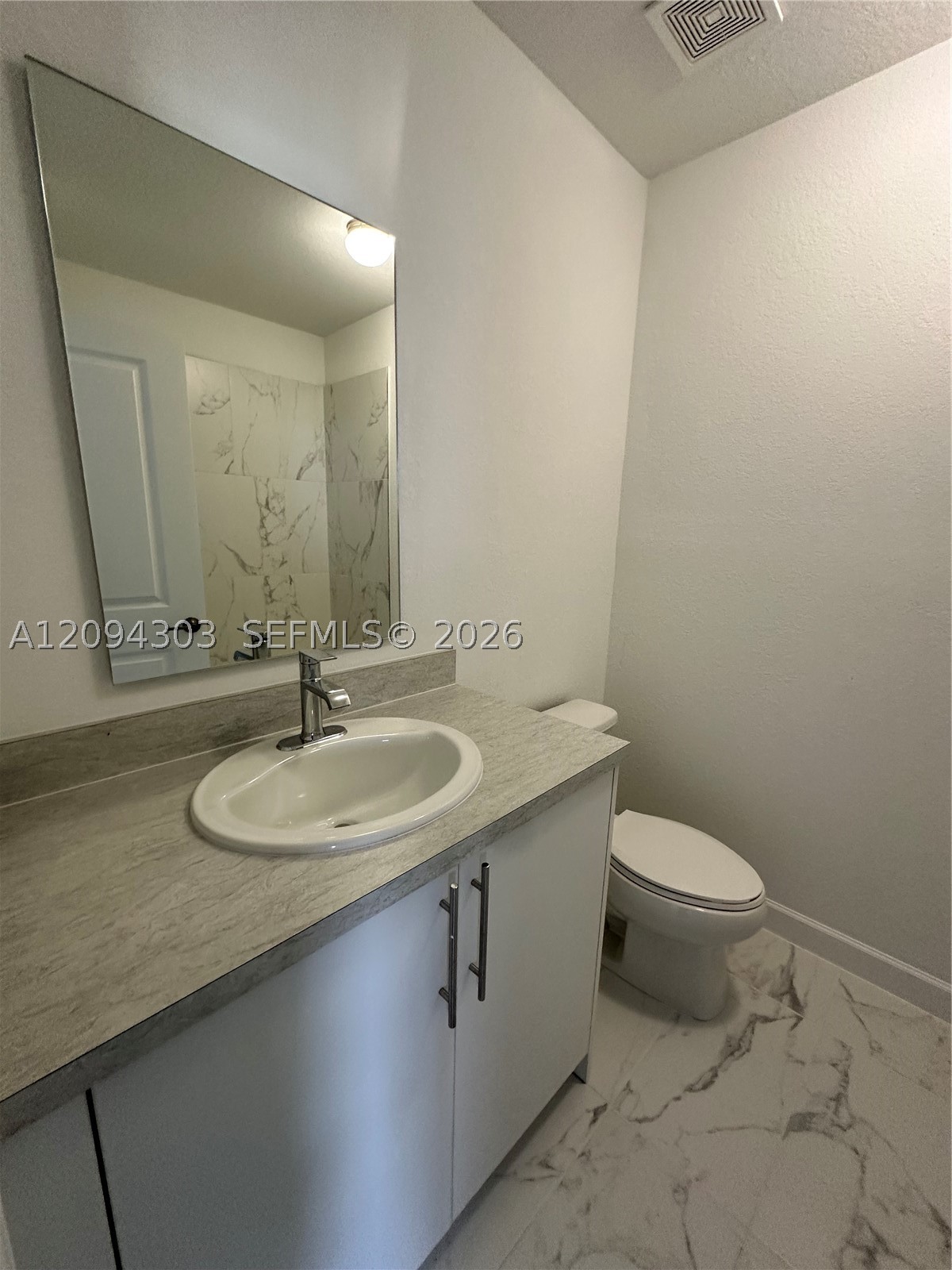 1245 Nw 3rd Ln Property Photo 8