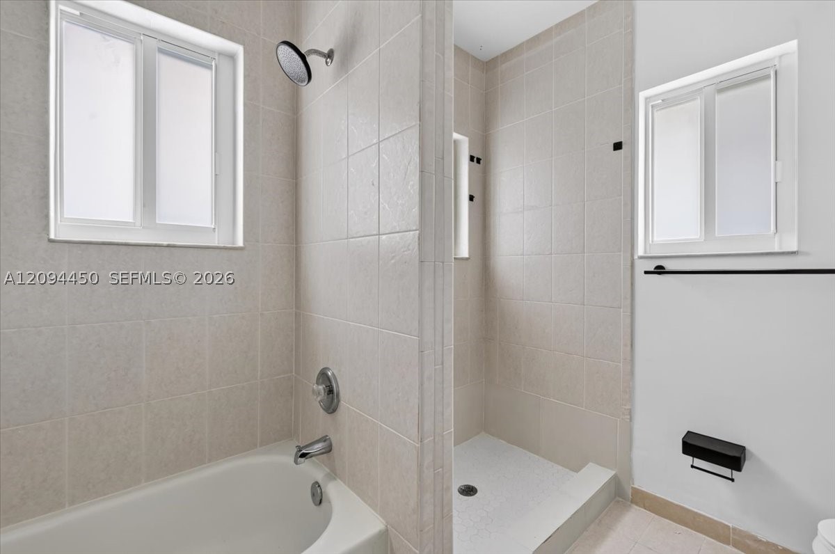 363 Ne 35th Terrace Property Photo 29