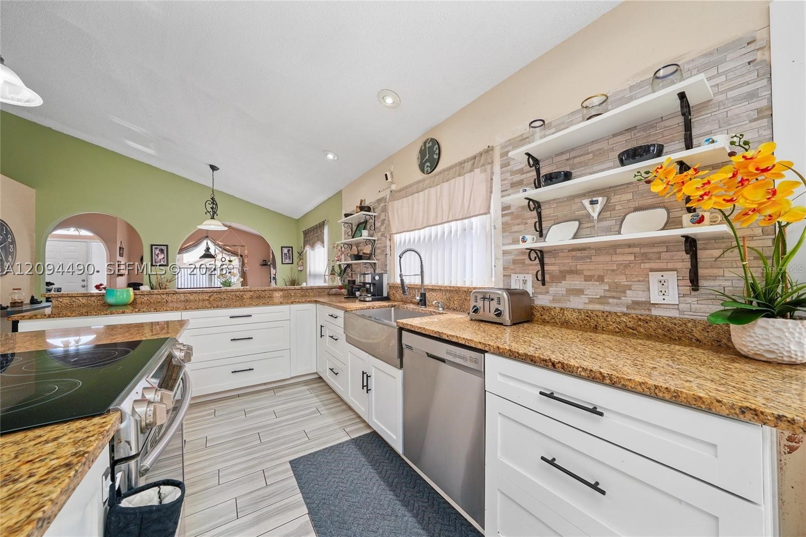 16404 Coopers Hawk Property Photo 8