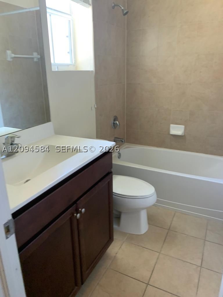 142 Se 28th Ter 10 Property Photo 13