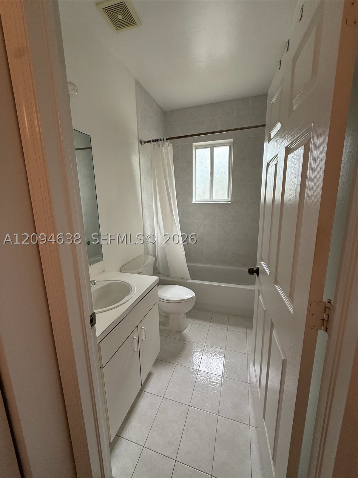 2537 Ne 41st Ter 2537 Property Photo 6