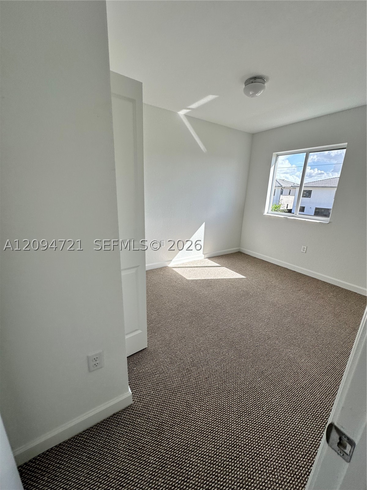 1245 Nw 3rd Ln Property Photo 11