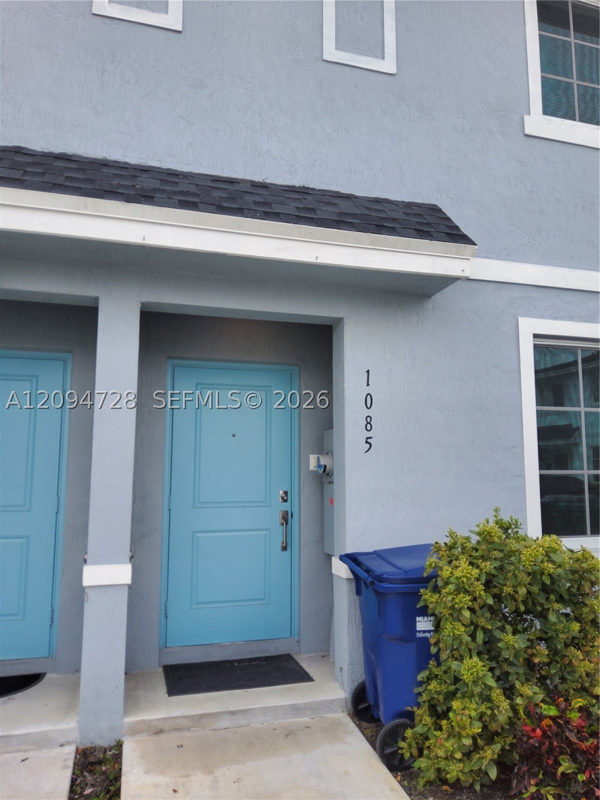 1085 NW 4th Ter Property Photo 1