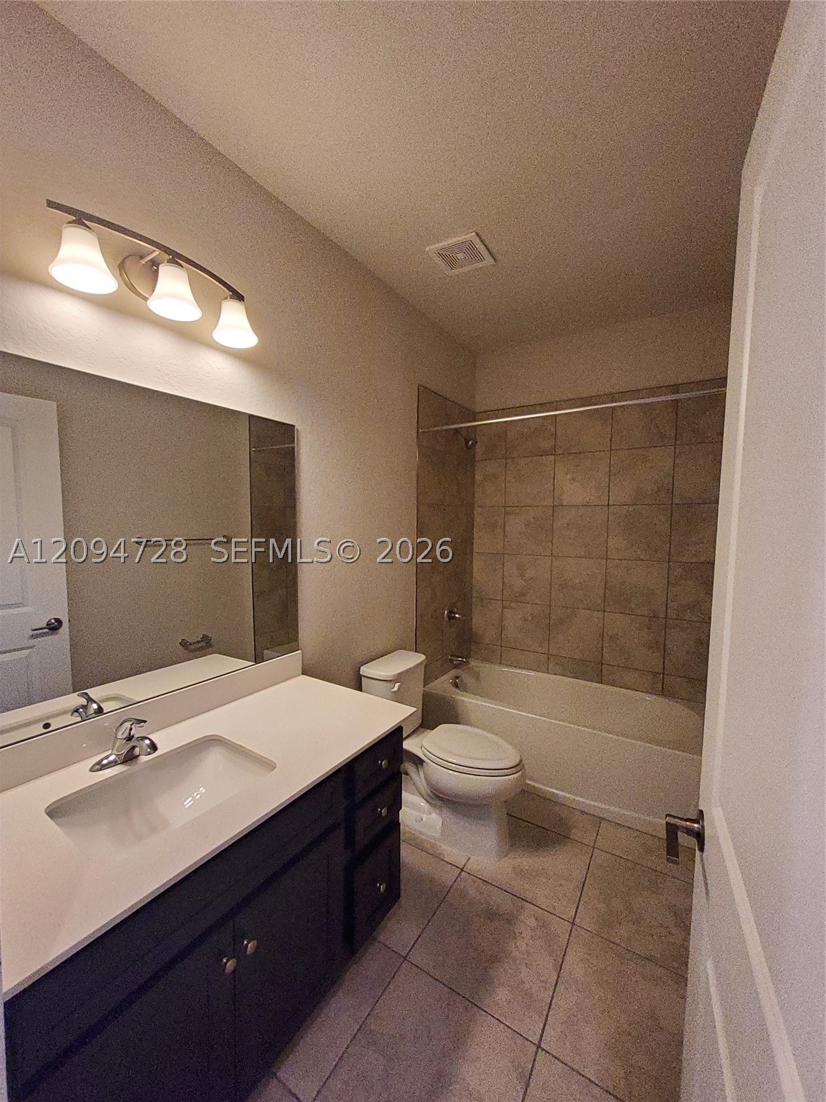 1085 Nw 4th Ter Property Photo 6