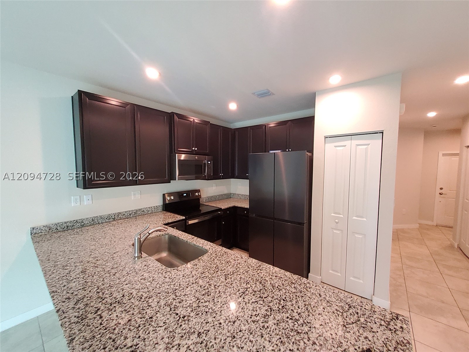 1085 Nw 4th Ter Property Photo 12