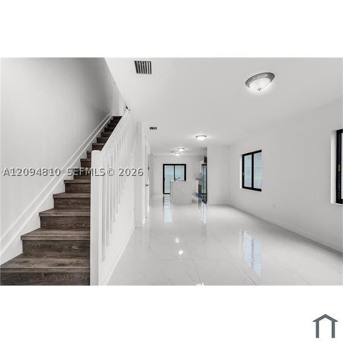 1231-1233 Nw 9 Avenue Property Photo 3