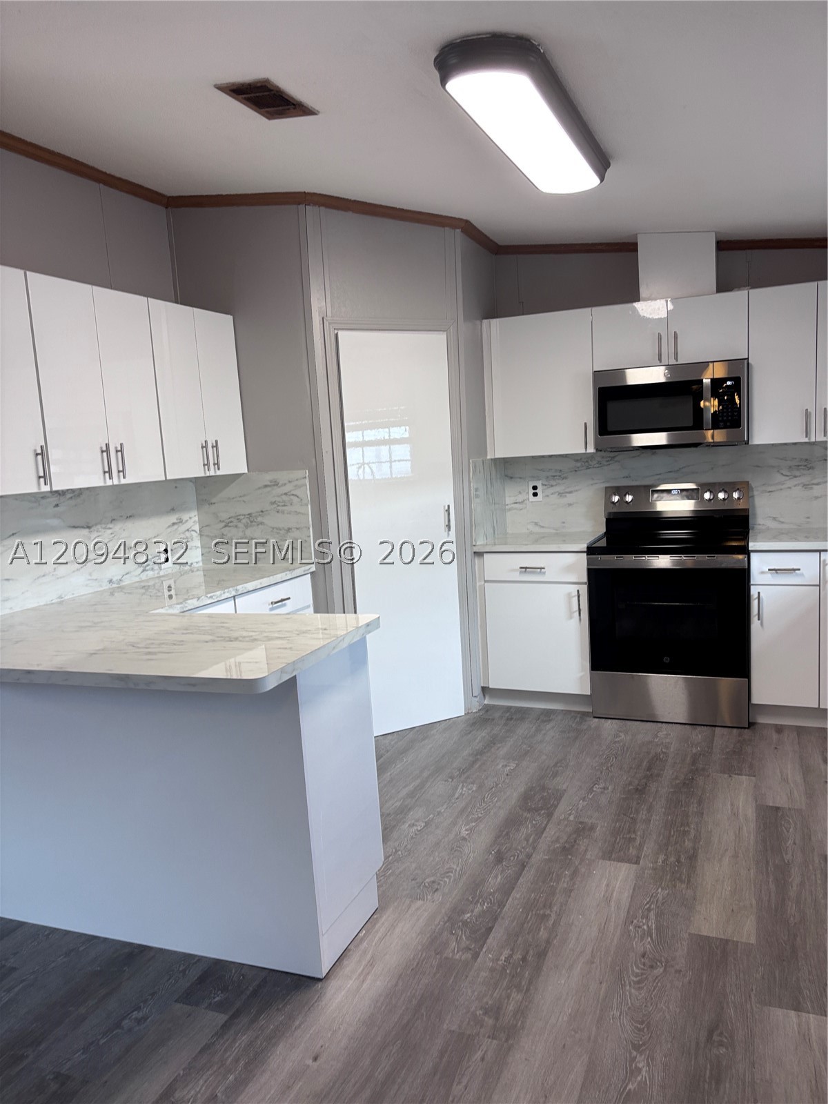 A12094832 Property Photo 4