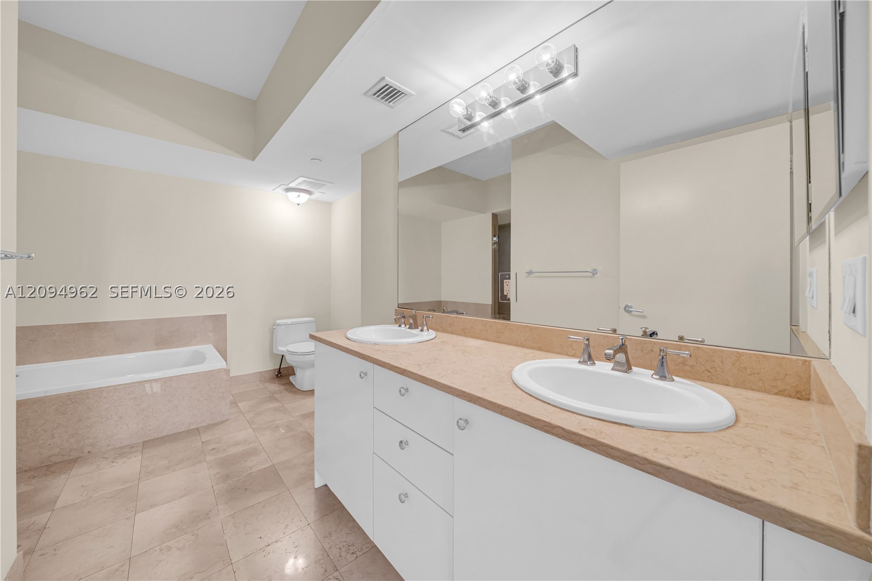 19900 E Country Club Dr 1209 Property Photo 13