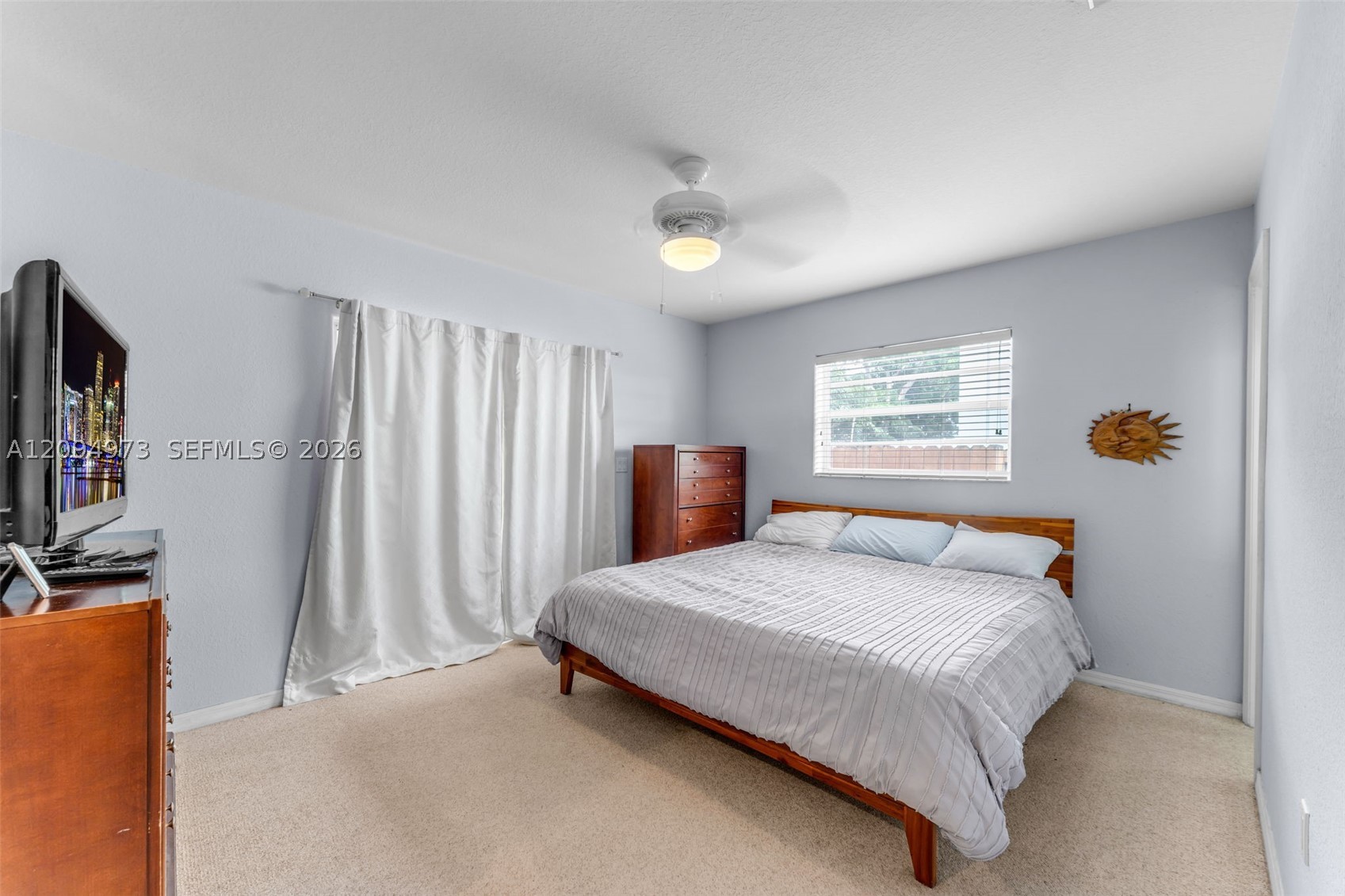 547 Plante St Property Photo 8
