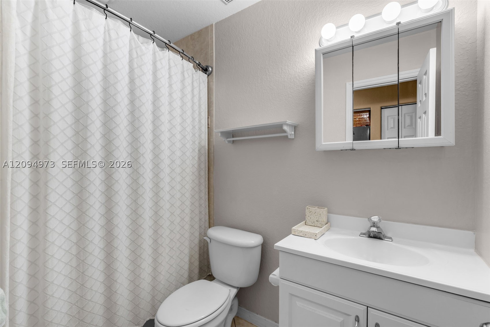 547 Plante St Property Photo 13