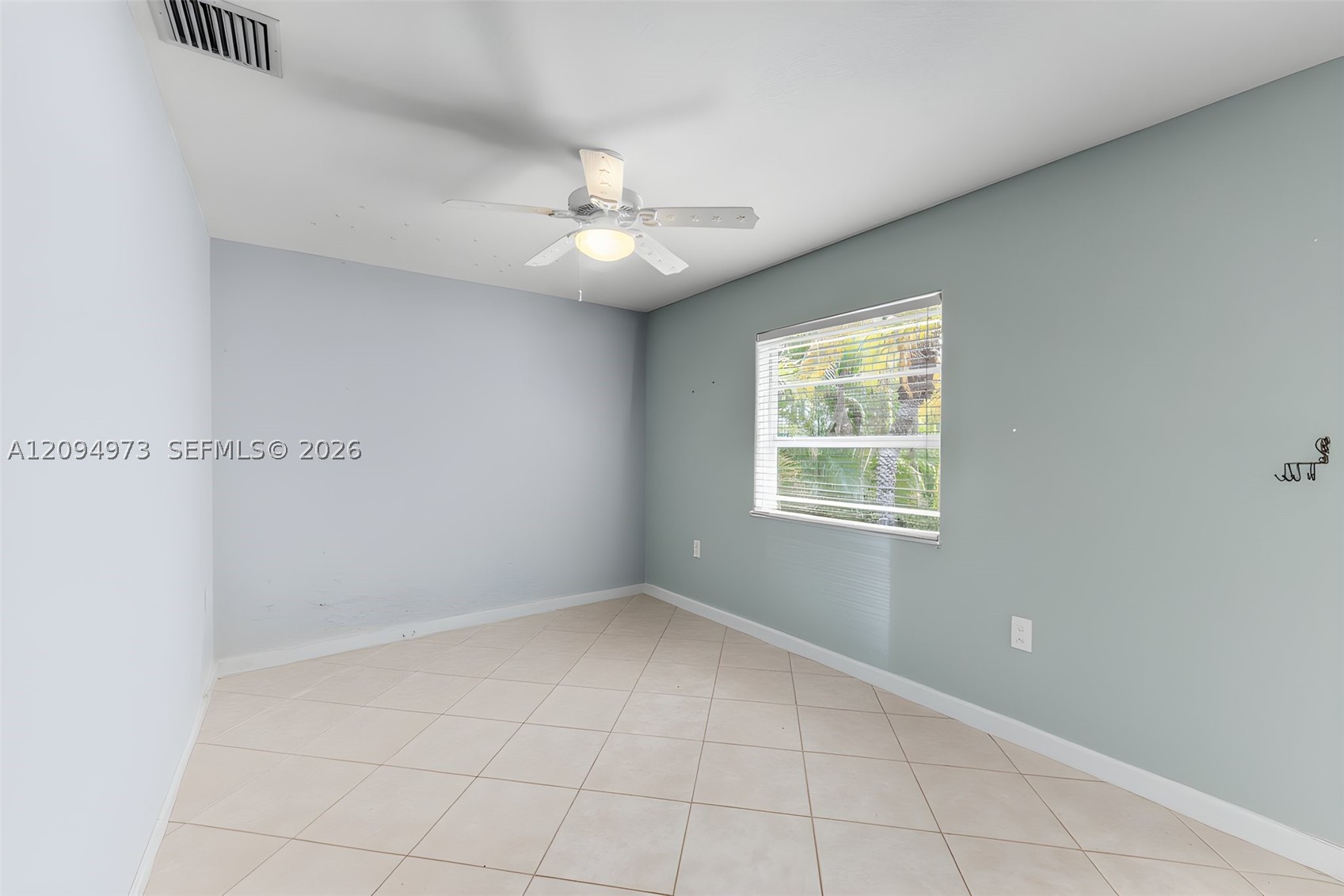 547 Plante St Property Photo 17