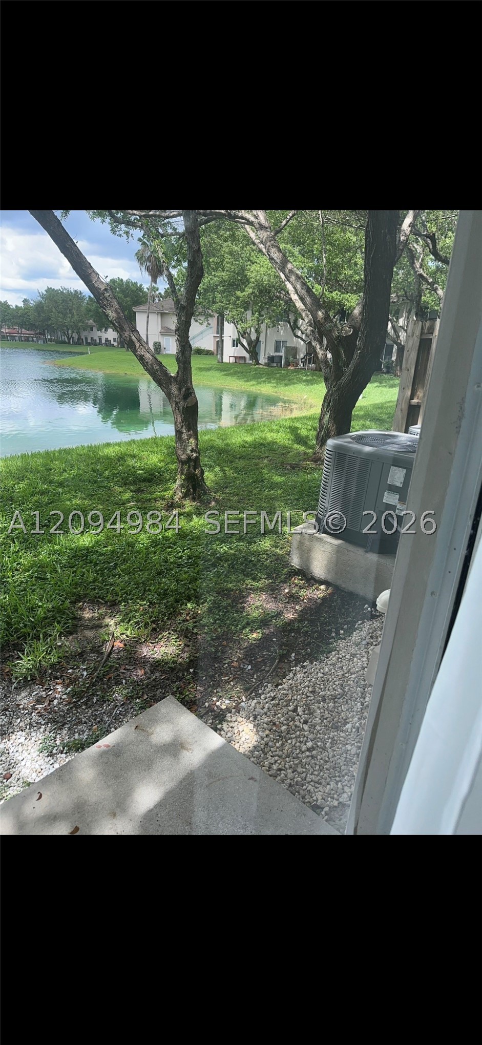 1261 Se 31st Ct 103-53 Property Photo 12