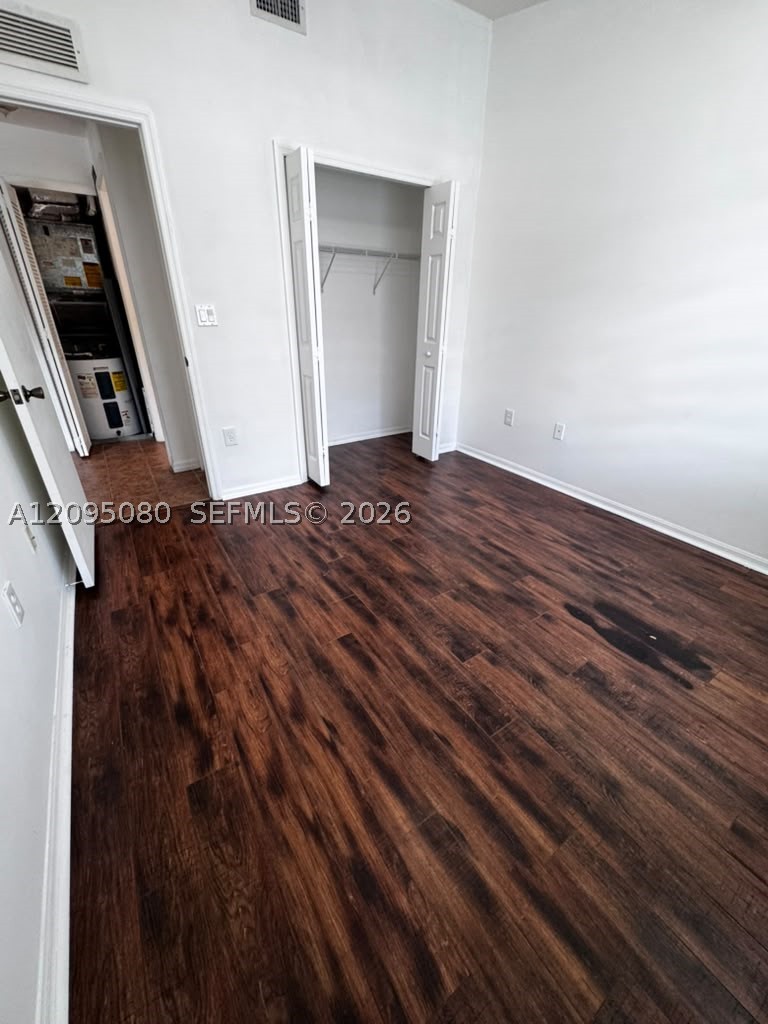 A12095080 Property Photo 11