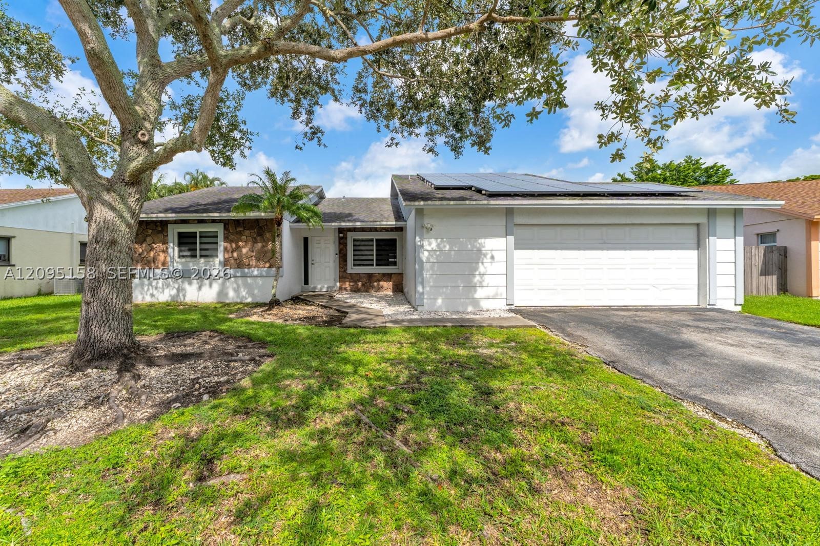 1661 N Goldeneye Ln Property Photo 1