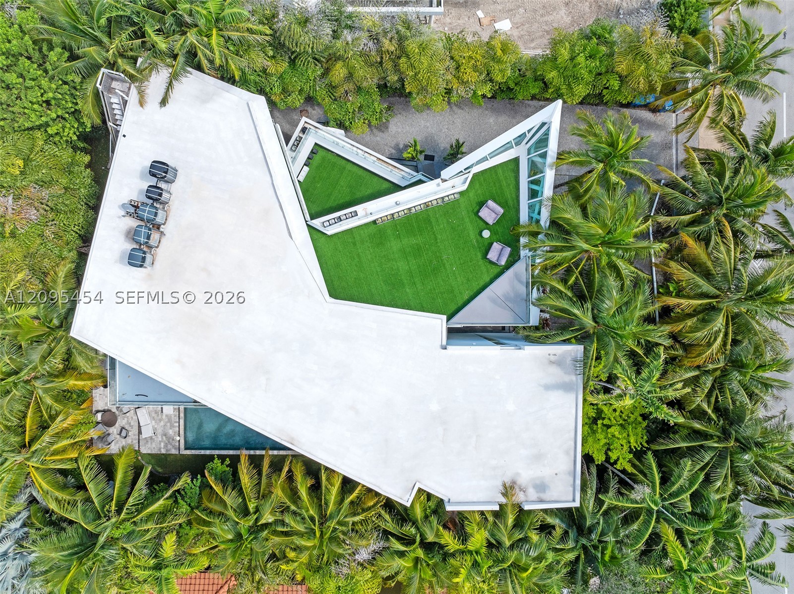 480 Ocean Blvd Property Photo 8