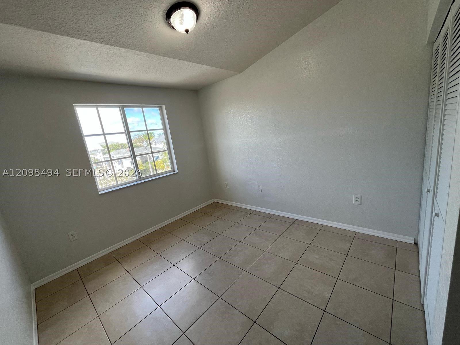 1675 Se 9th Ter Property Photo 11