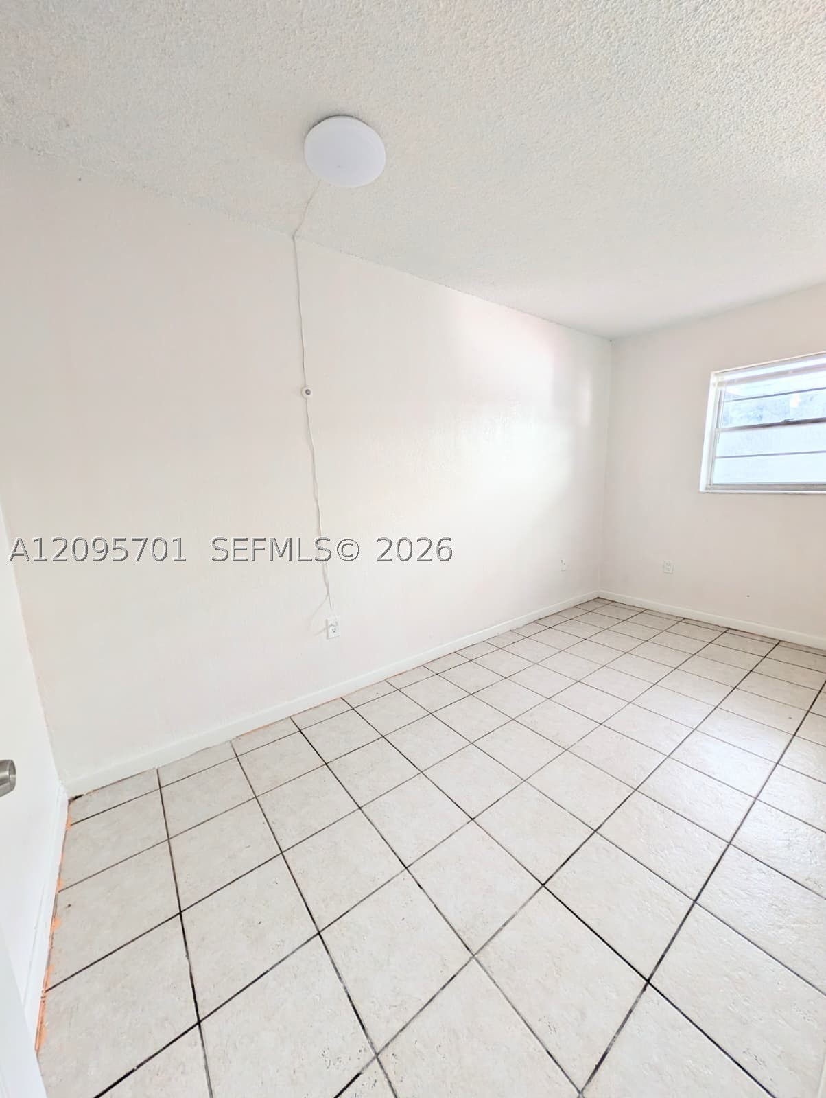 63 Ne 10th St 12 Property Photo 3
