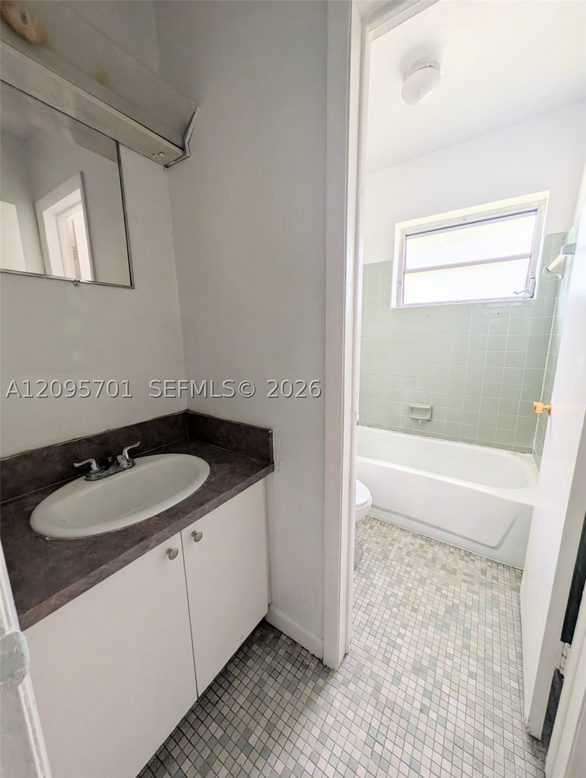 63 Ne 10th St 12 Property Photo 5