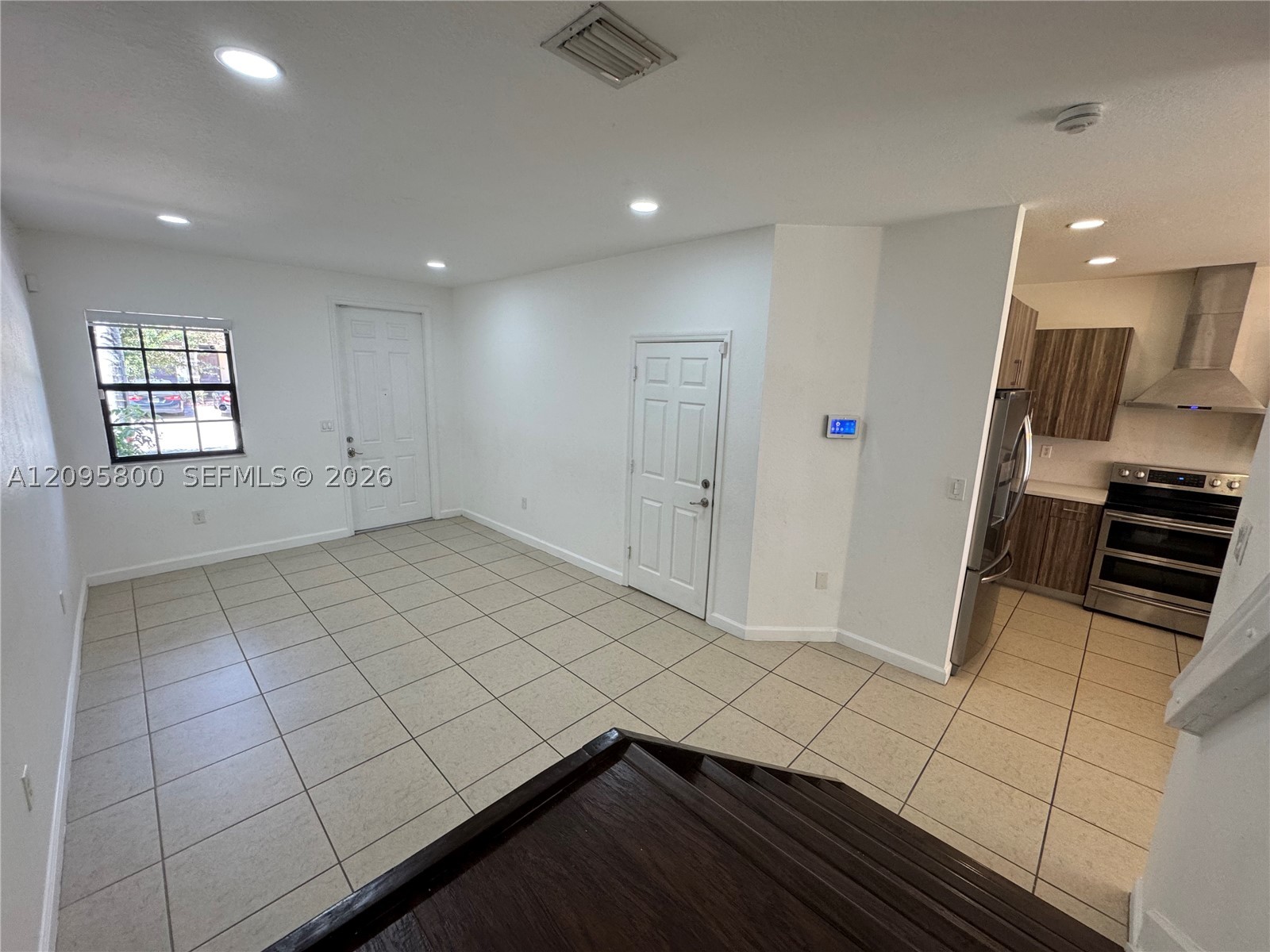 343 Ne 37th Ter Property Photo 5