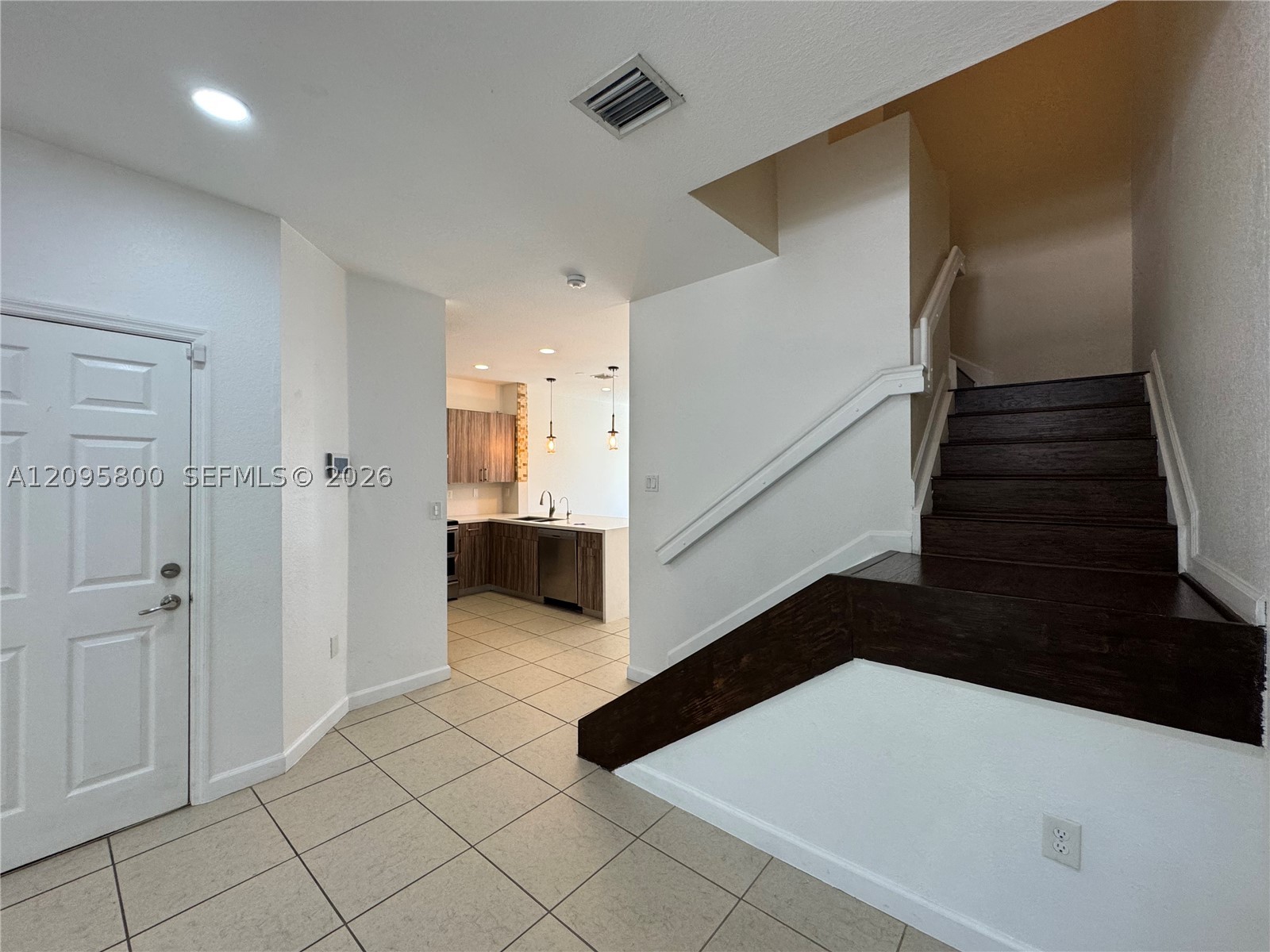 343 Ne 37th Ter Property Photo 13