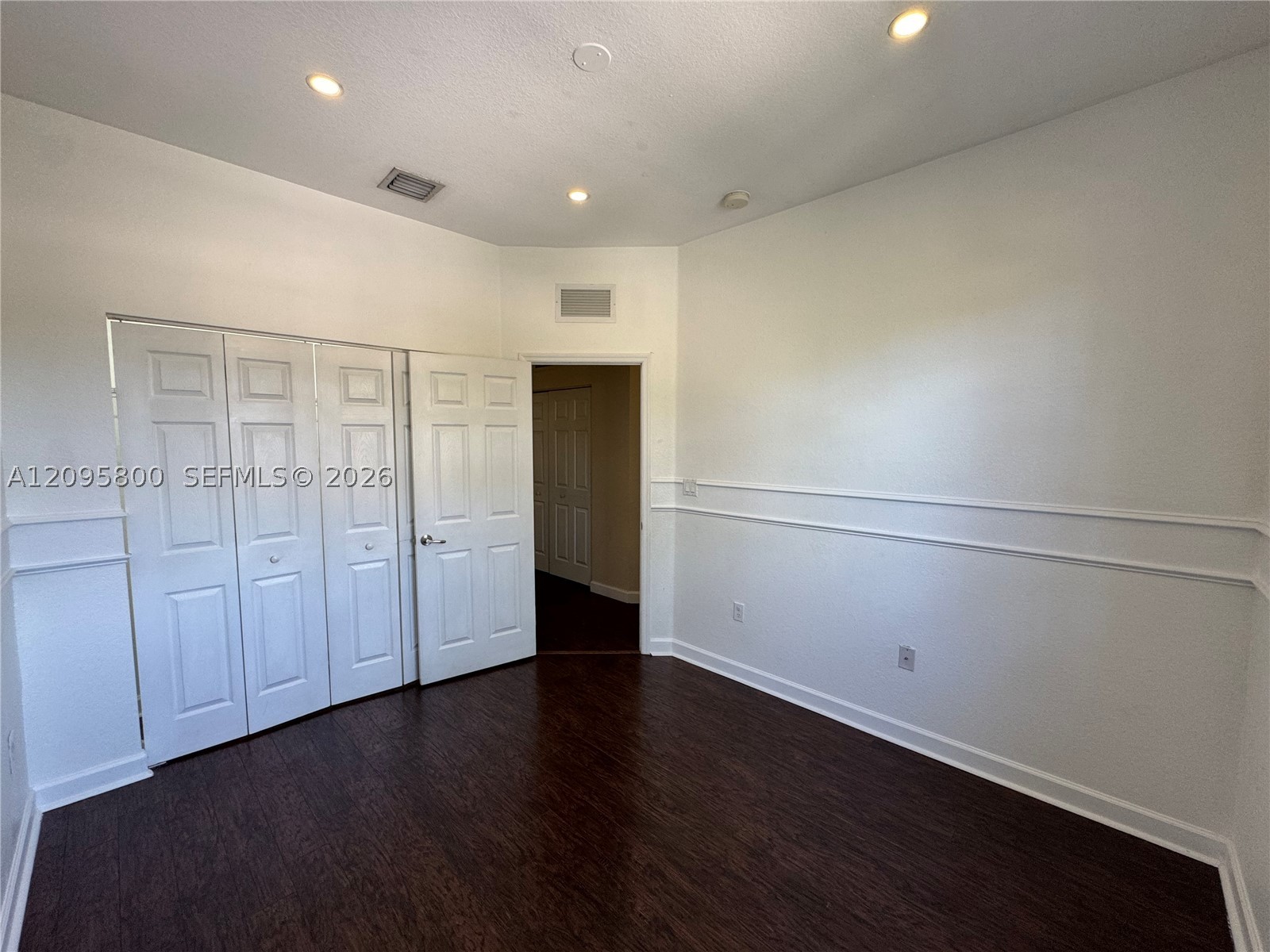 343 Ne 37th Ter Property Photo 21