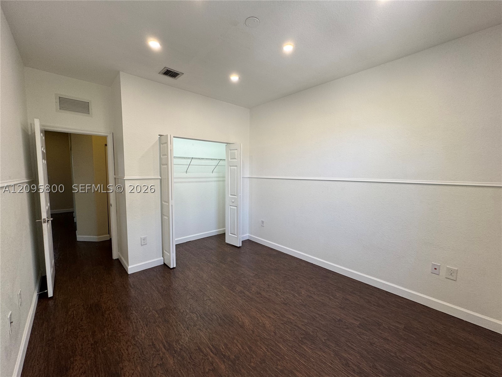 343 Ne 37th Ter Property Photo 24