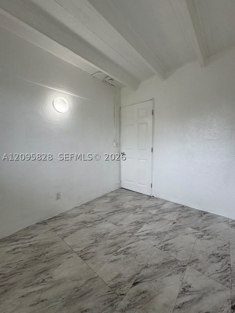 845 Sw 6th St 4 Property Photo 2