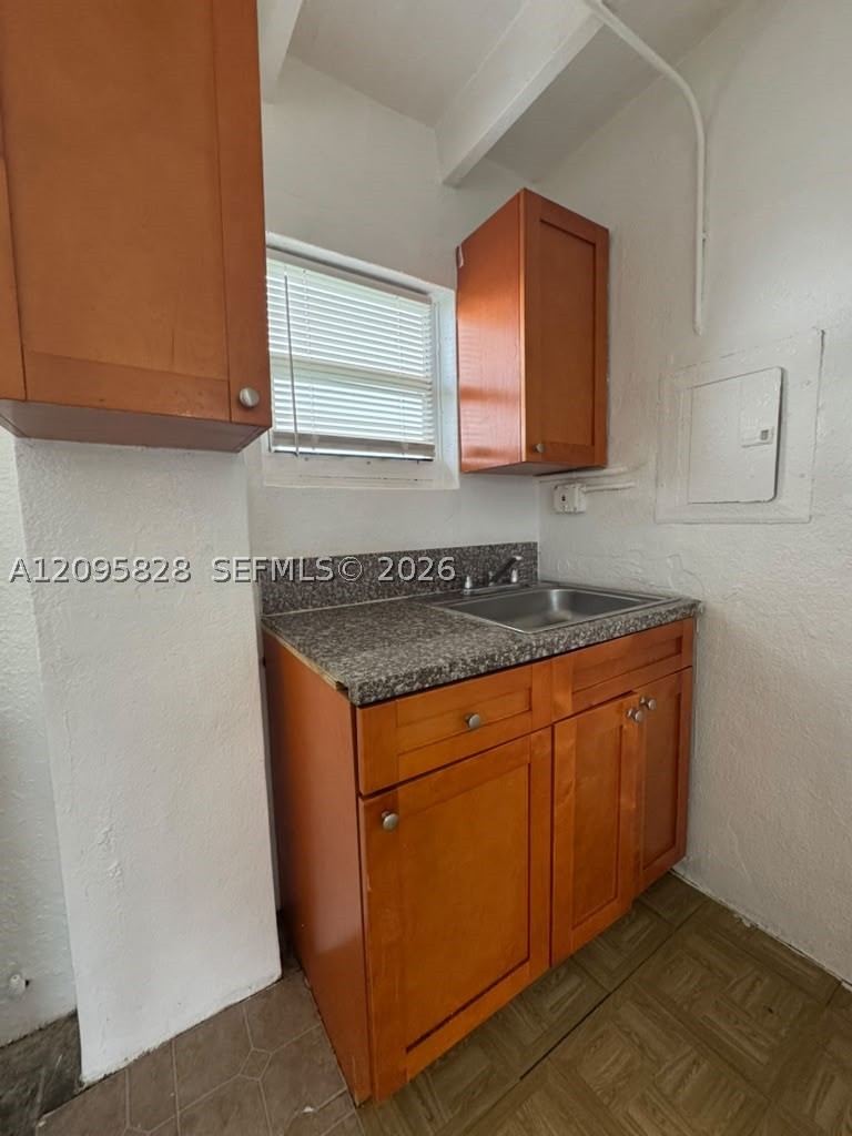 845 Sw 6th St 4 Property Photo 7
