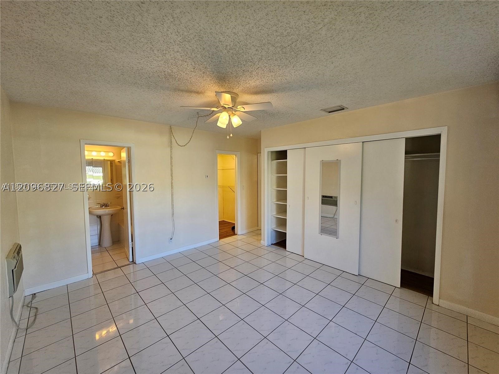 3221 Ne 7th Pl B Property Photo 13