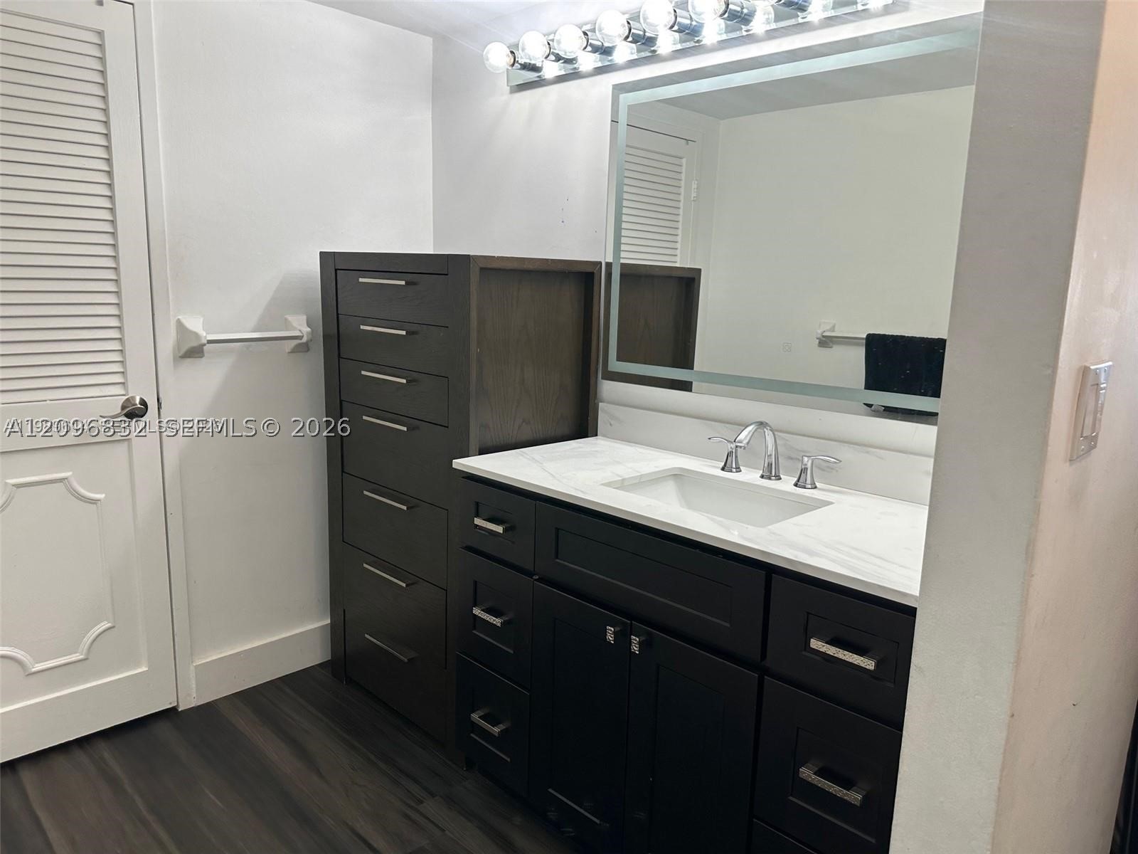 9341 E Bay Harbor Dr 6c Property Photo 24