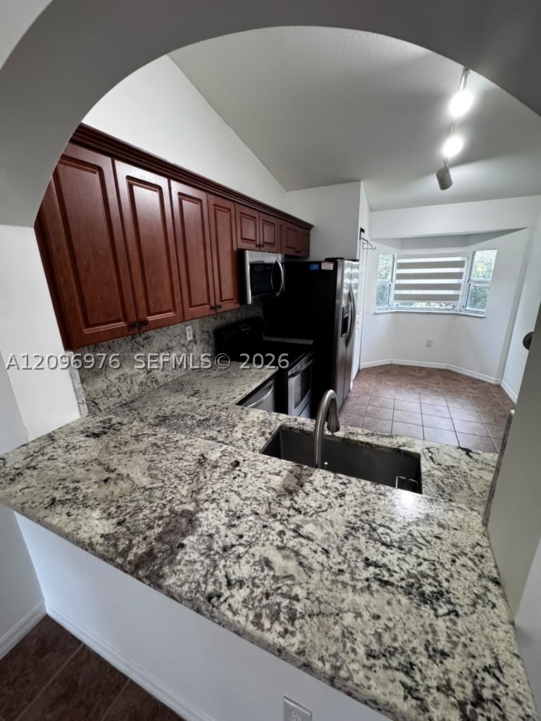 A12096976 Property Photo 5